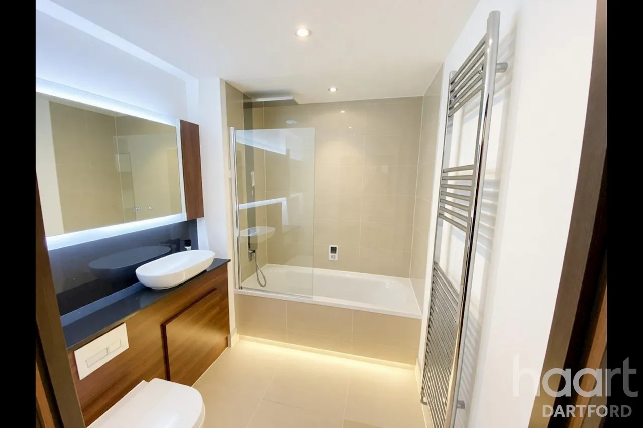 James Smith Court, DA1, photo 6