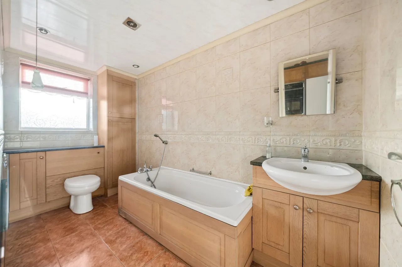 Morden Avenue, Ashton-In-Makerfield, WN4, photo 5