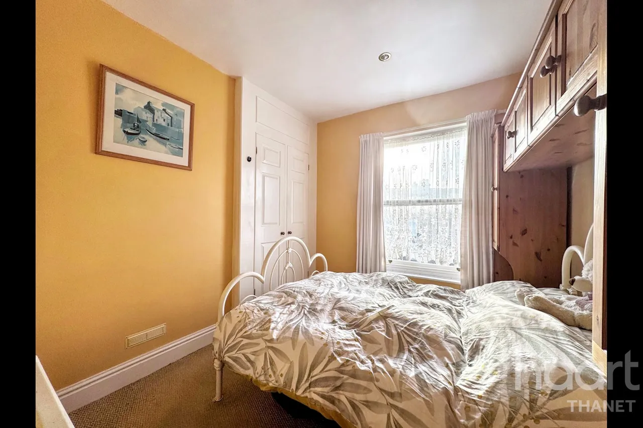 Royal Crescent, Margate, CT9, photo 3