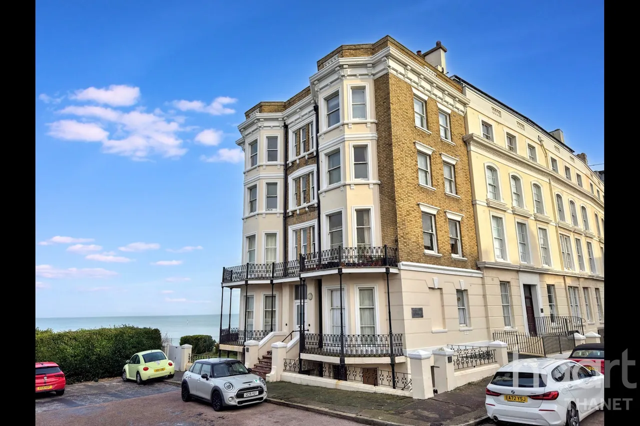 Royal Crescent, Margate, CT9, photo 9