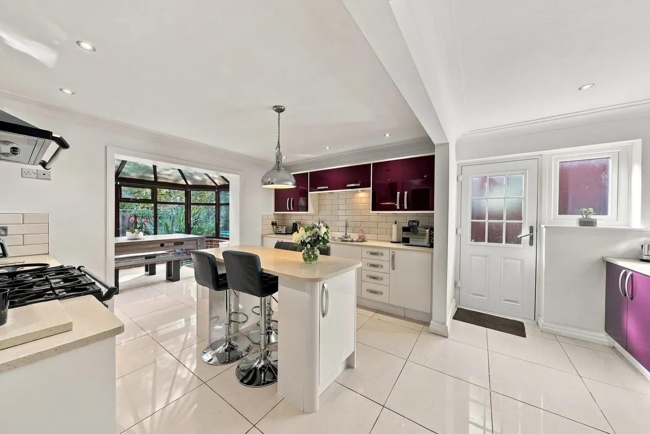 Bellpit Close, Ellenbrook, M28, photo 4