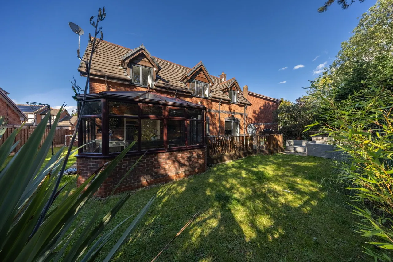 Bellpit Close, Ellenbrook, M28, photo 32