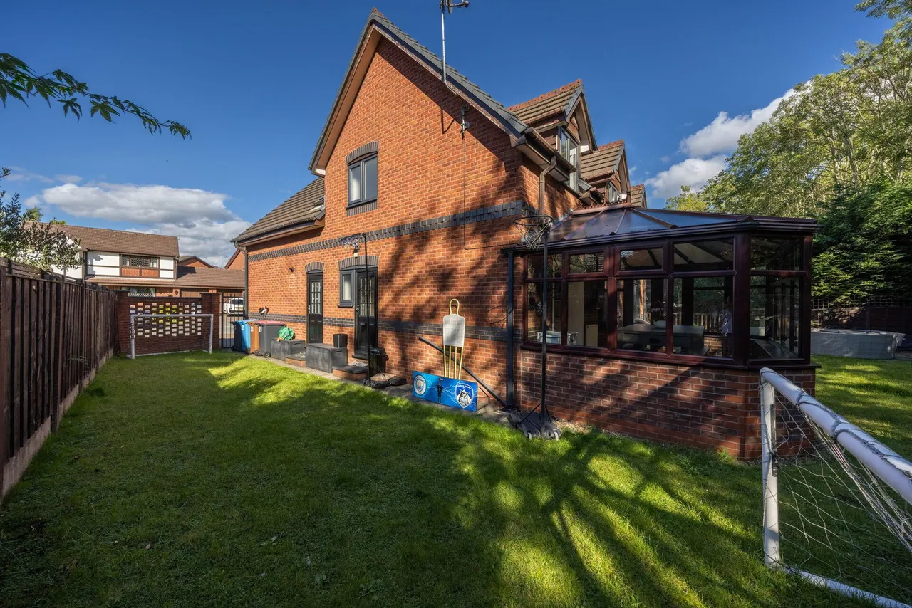 Bellpit Close, Ellenbrook, M28, photo 33