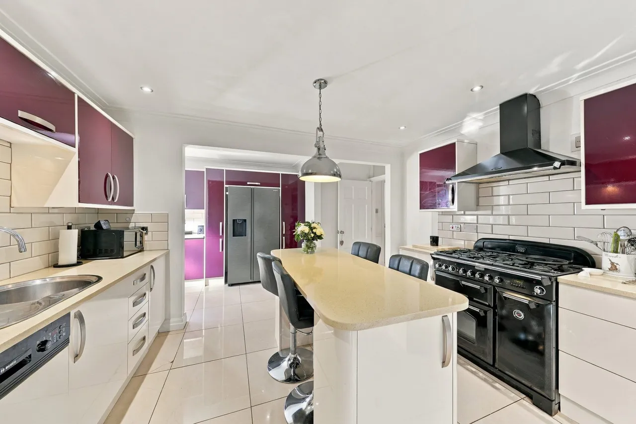 Bellpit Close, Ellenbrook, M28, photo 5
