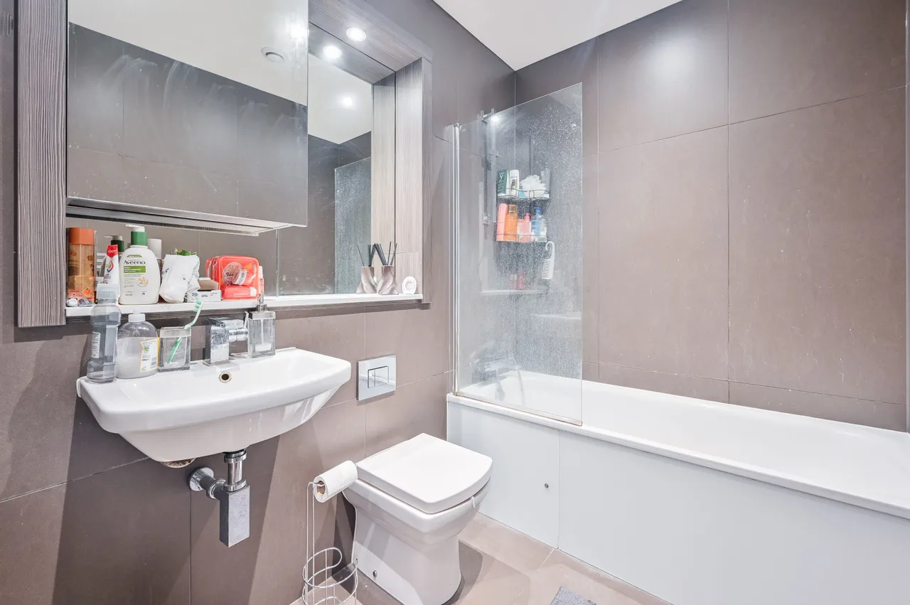 Flat 98, Riverdale House, 68 Molesworth Street, London, photo 4