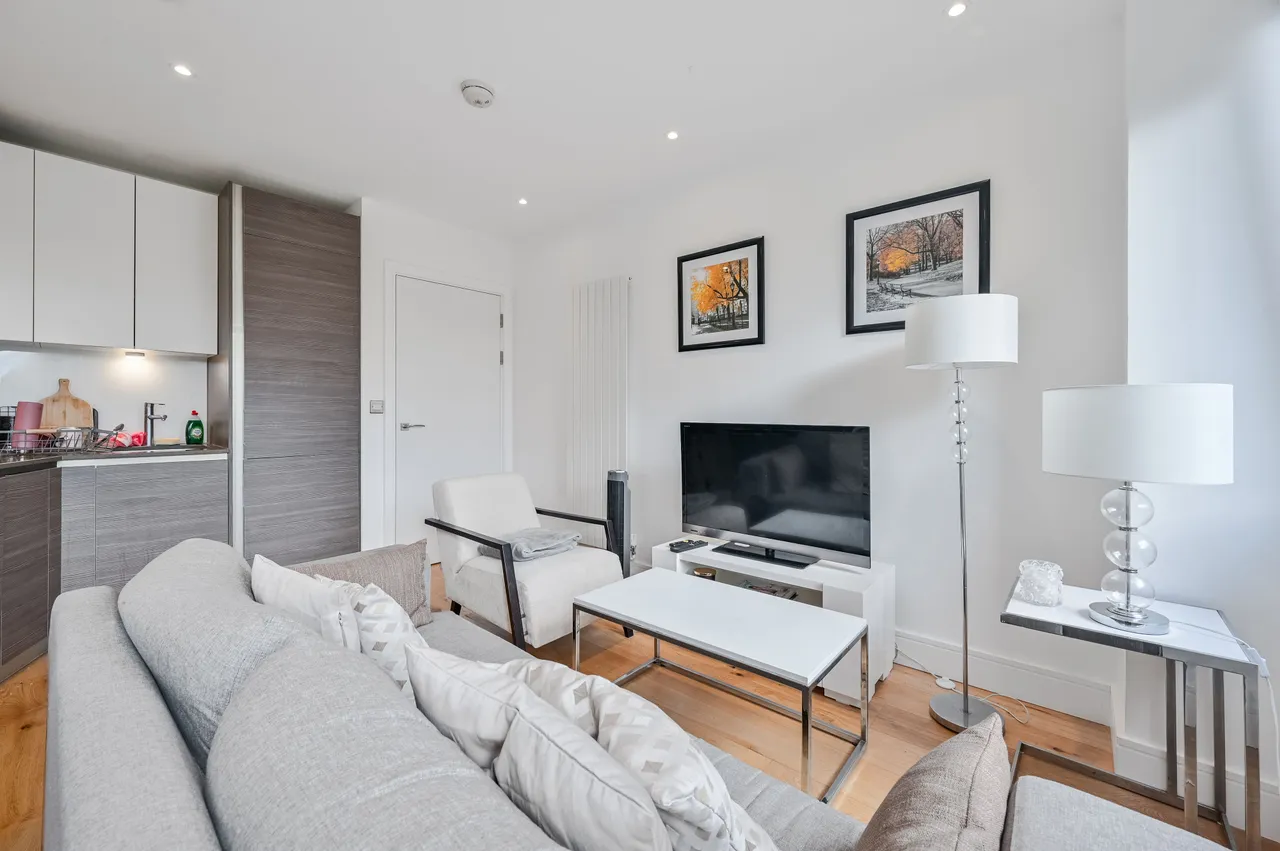 Flat 98, Riverdale House, 68 Molesworth Street, London, photo 9
