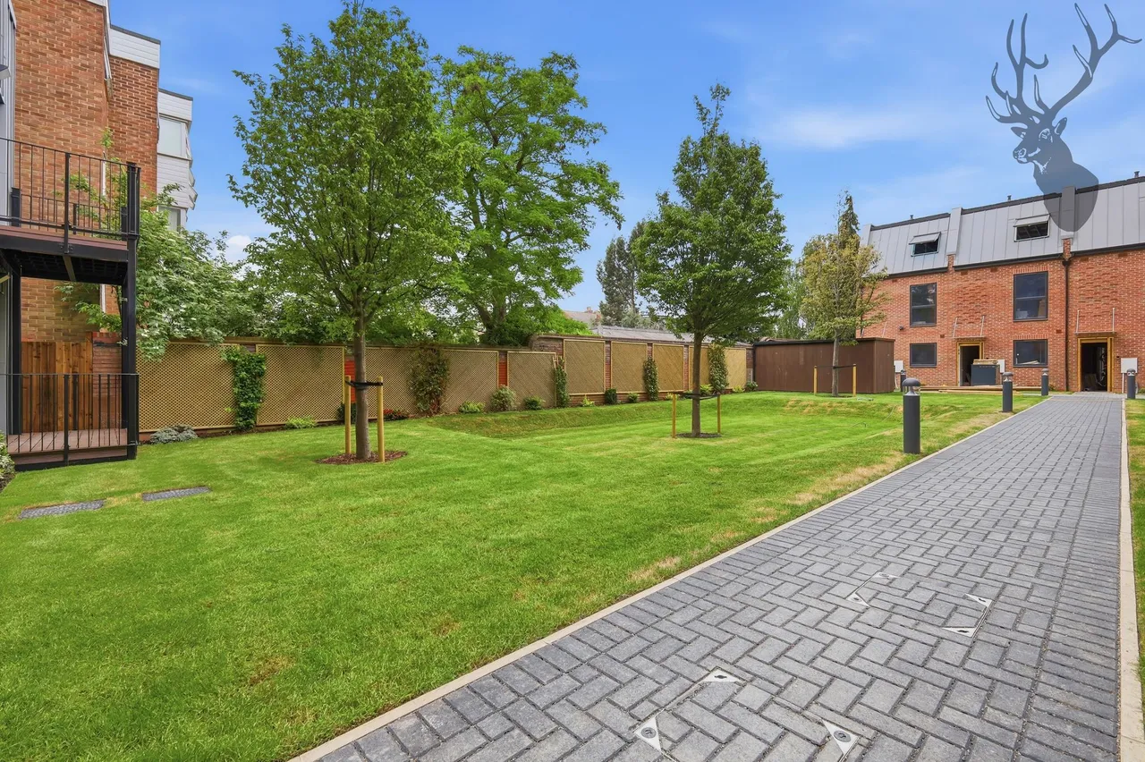 Woodford Green, IG8, photo 17
