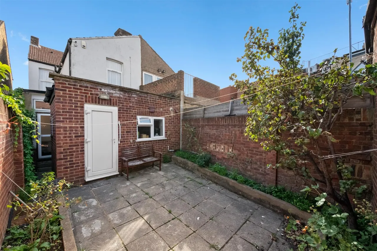 Northcote Avenue, Southall, photo 17
