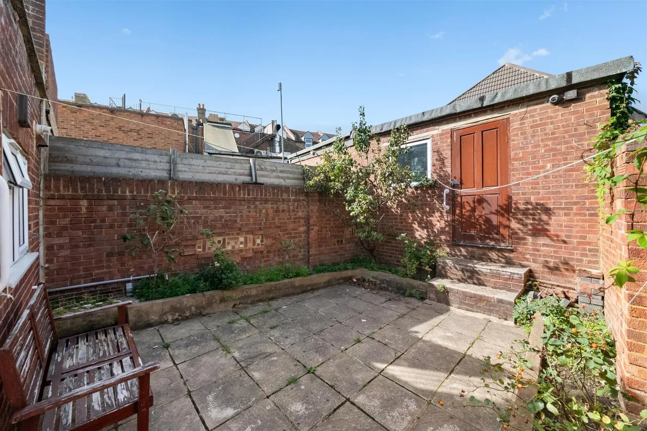 Northcote Avenue, Southall, photo 16