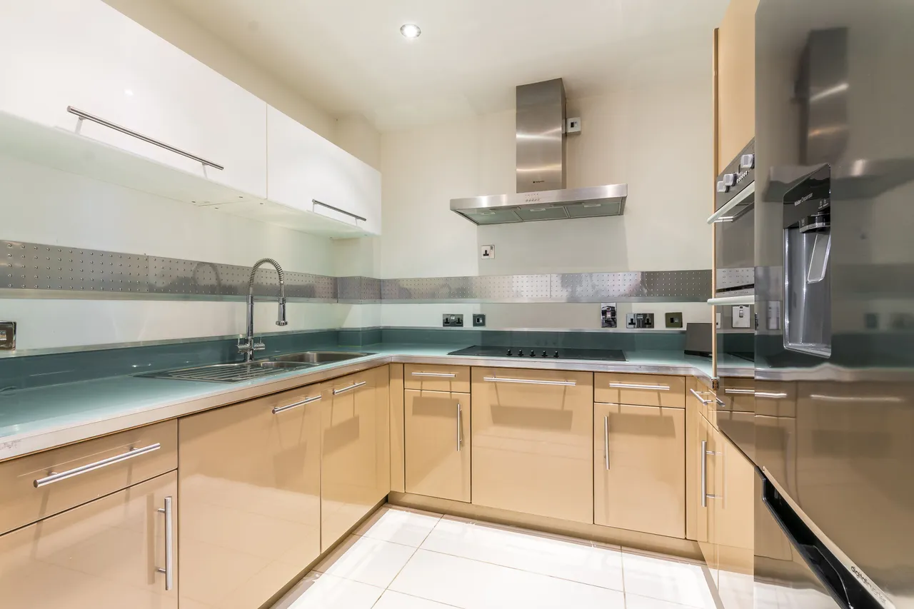 Flat 2, 5-6 Bramham Gardens, London, photo 5