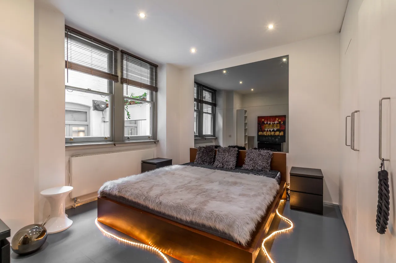 Flat 2, 5-6 Bramham Gardens, London, photo 2