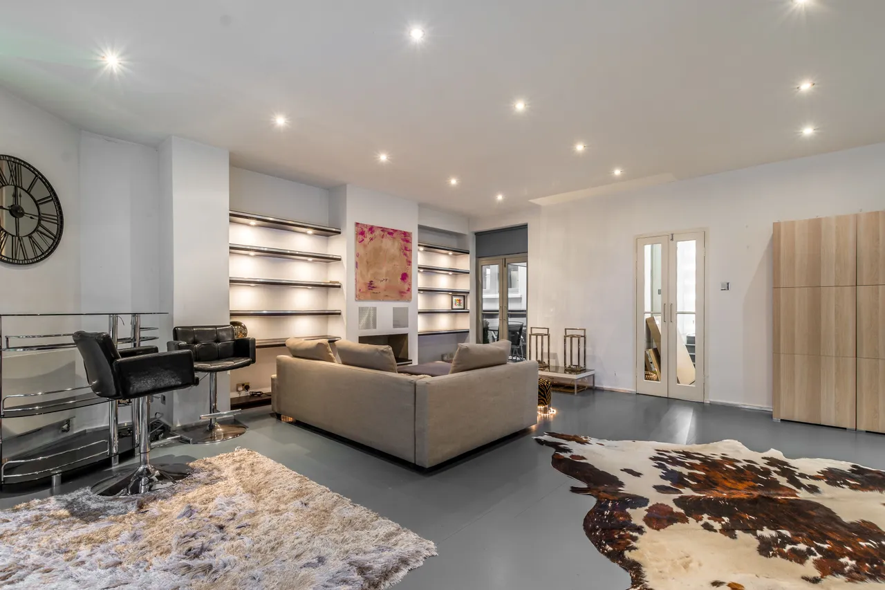 Flat 2, 5-6 Bramham Gardens, London, photo 4