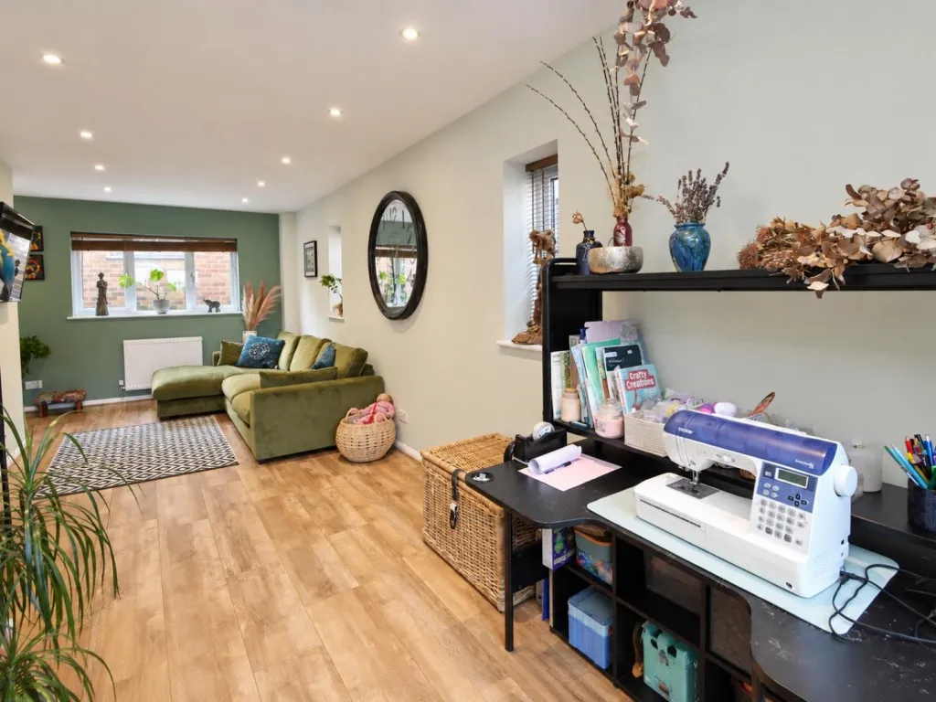 Holcot Road, Brixworth, photo 9