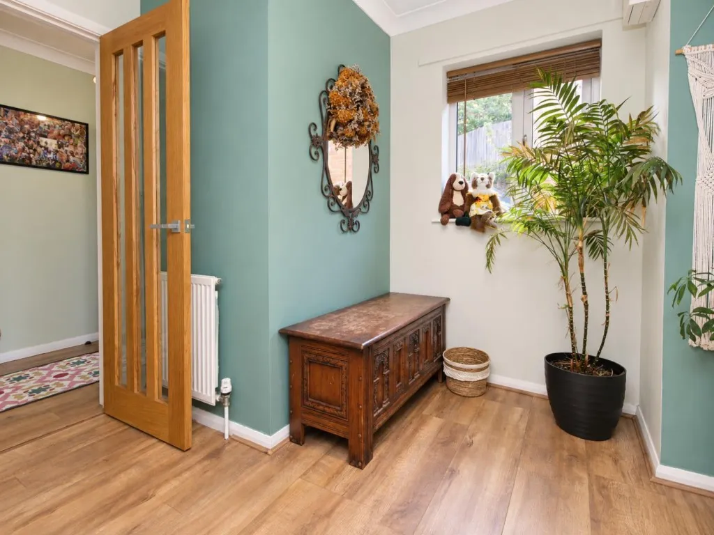 Holcot Road, Brixworth, photo 10