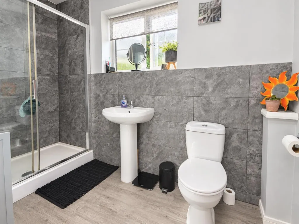 Holcot Road, Brixworth, photo 16
