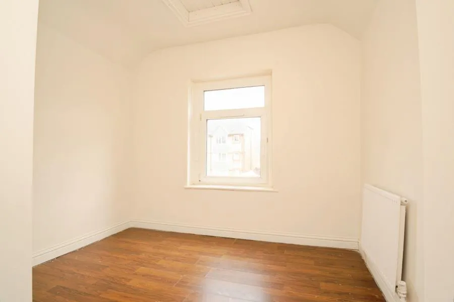 South Luton Place, Adamsdown, CF24, photo 8