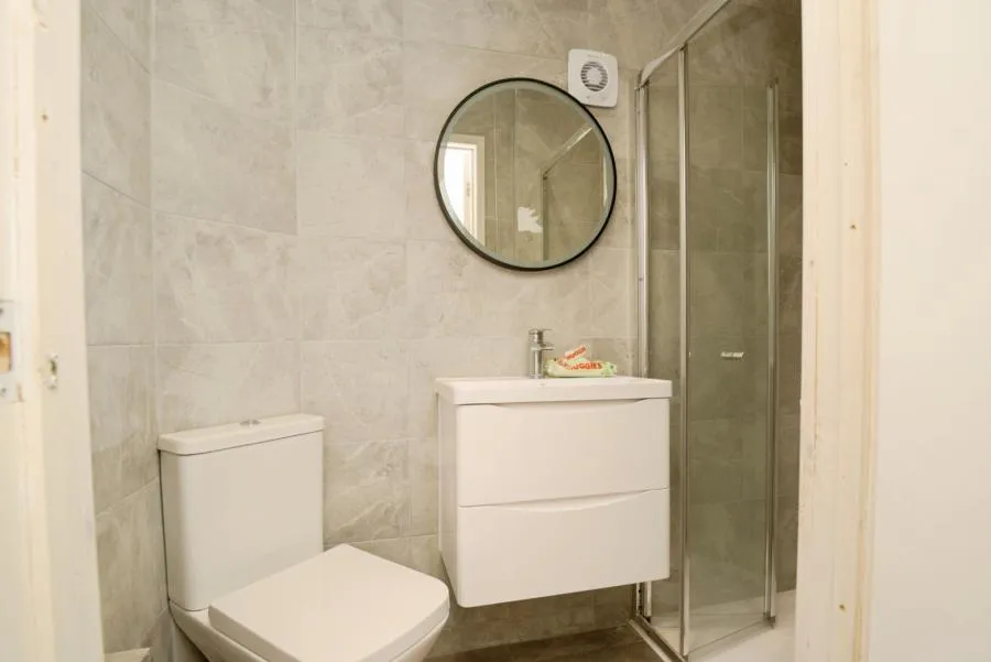 South Luton Place, Adamsdown, CF24, photo 7