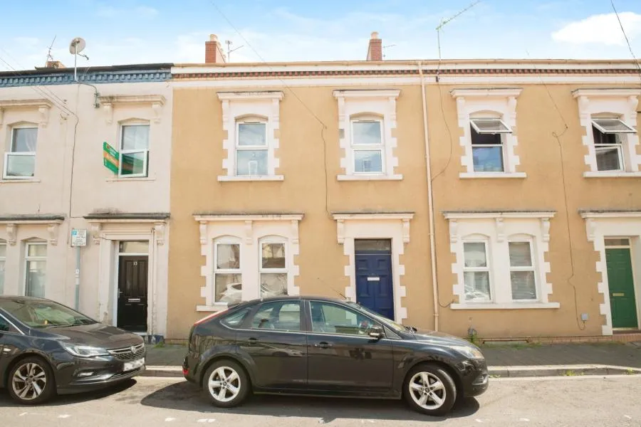 4 bed house to rent, South Luton Place, Adamsdown, CF24