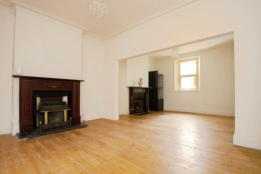 South Luton Place, Adamsdown, CF24, photo 10