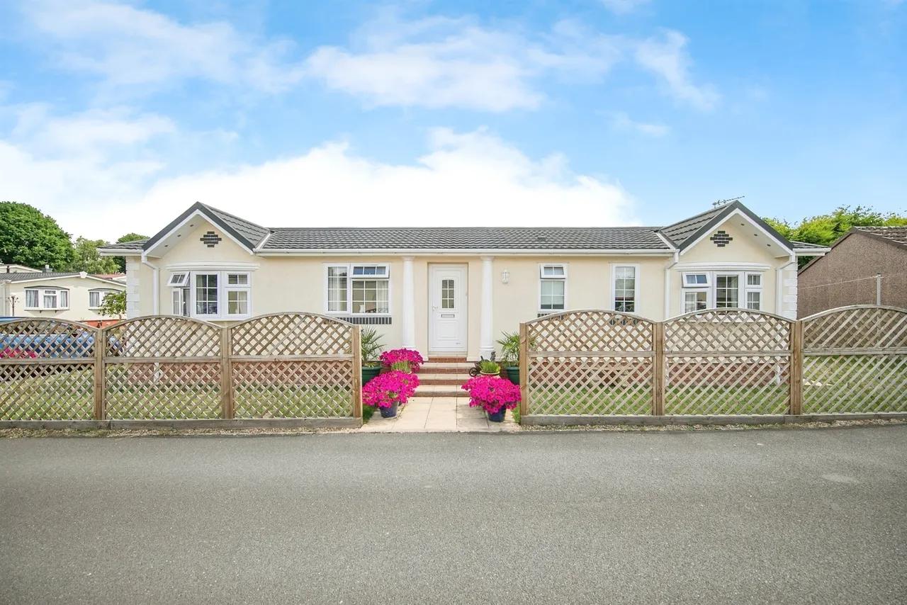 2 bed park home for sale — Heathlands Park, Rushmere St. Andrew, Ipswich