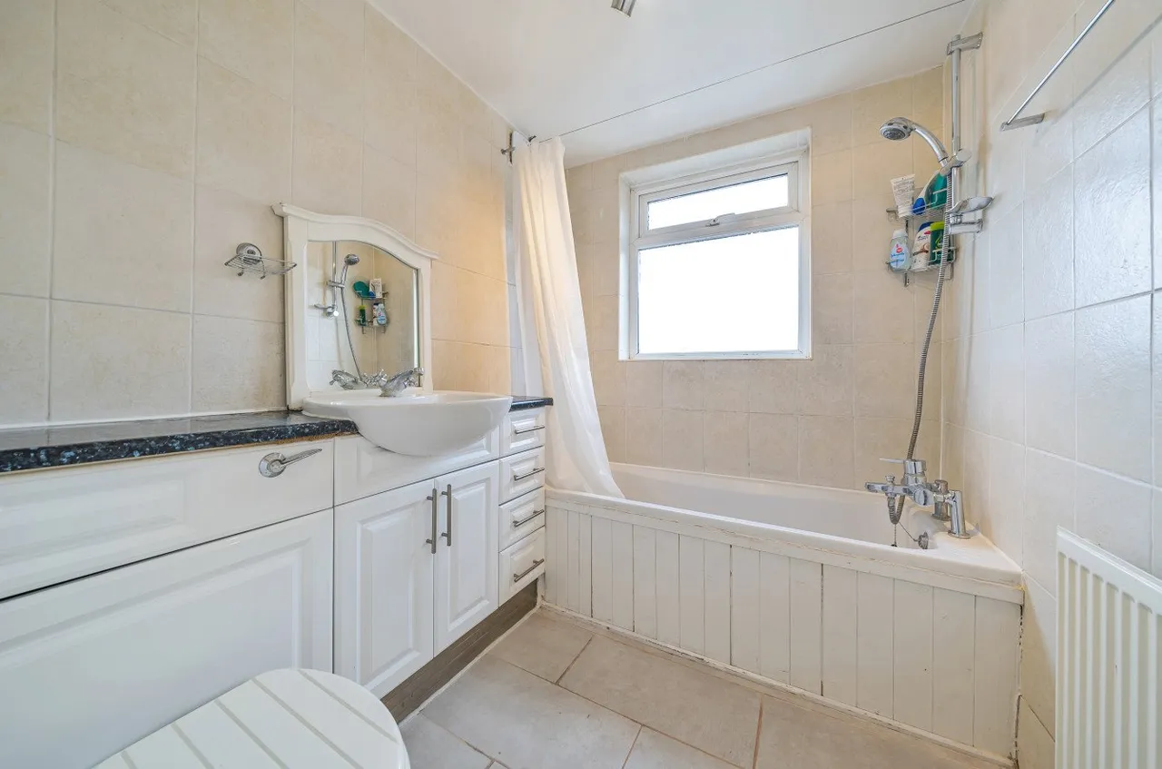 Longhill Road, Catford, SE6, photo 14