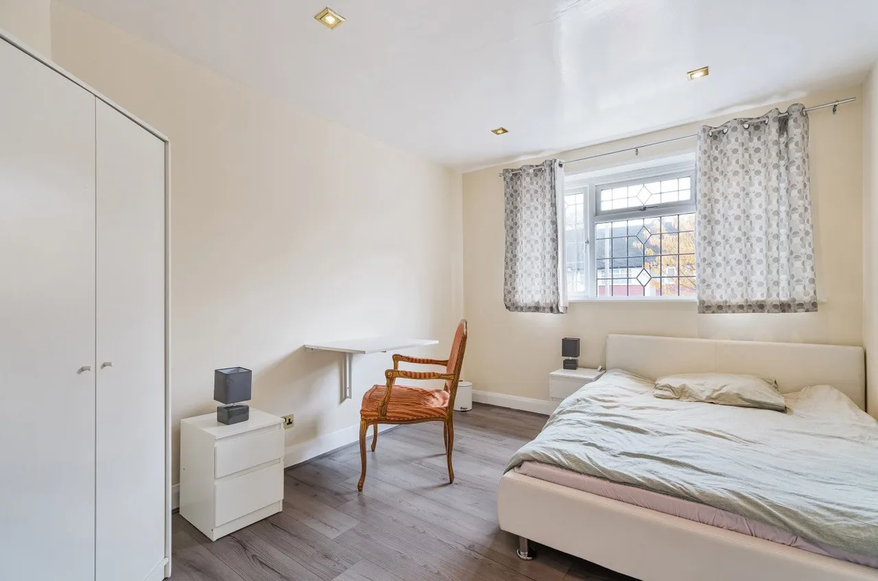 Longhill Road, Catford, SE6, photo 13
