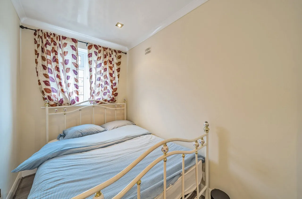 Longhill Road, Catford, SE6, photo 6