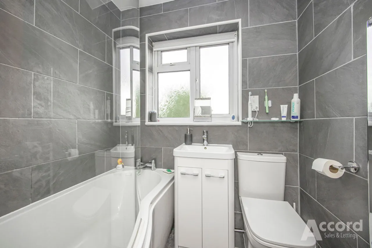 Seabrook Gardens, Romford, RM7, photo 15