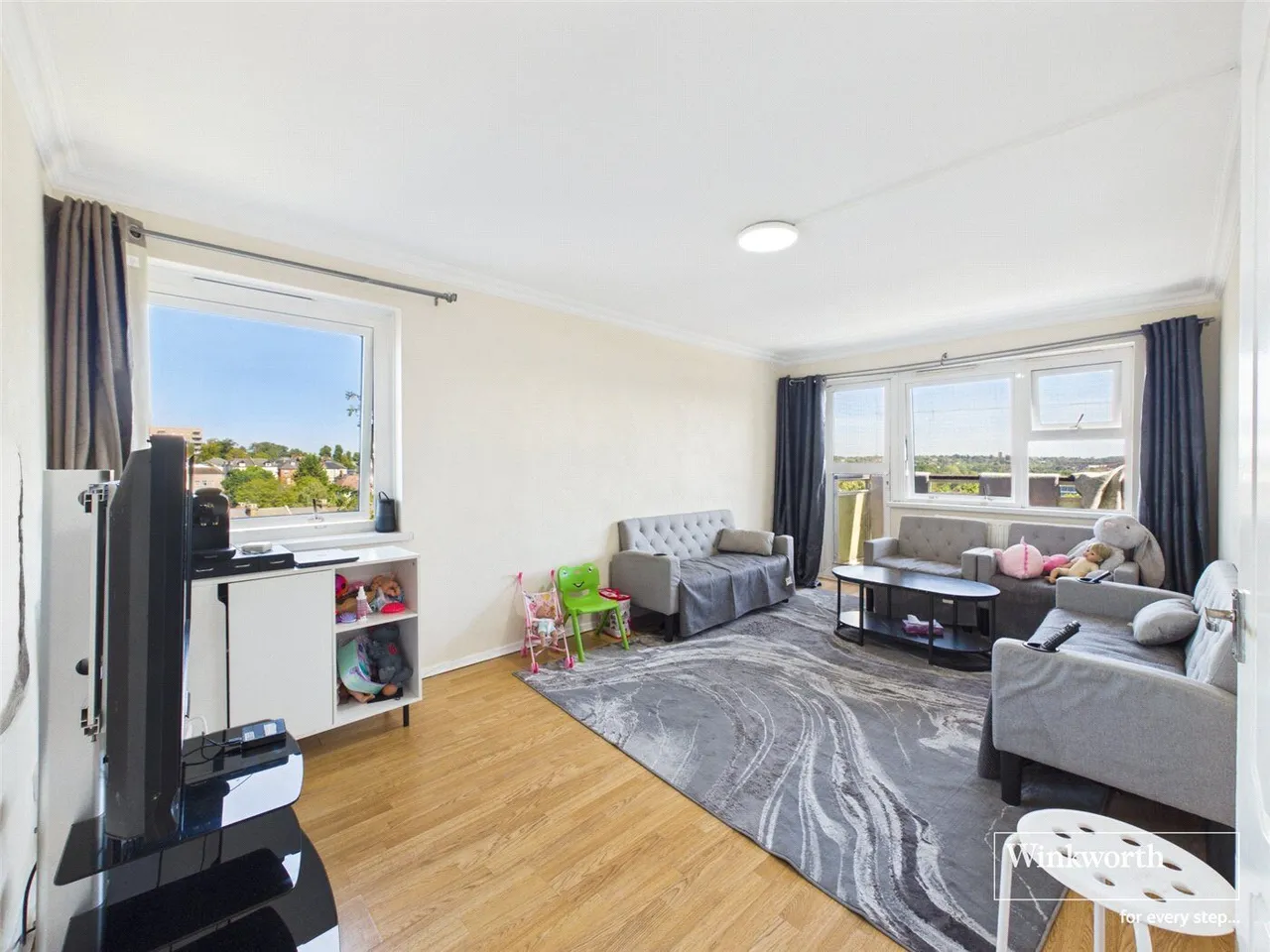 Longford Court, Belle Vue Estate, NW4, photo 4