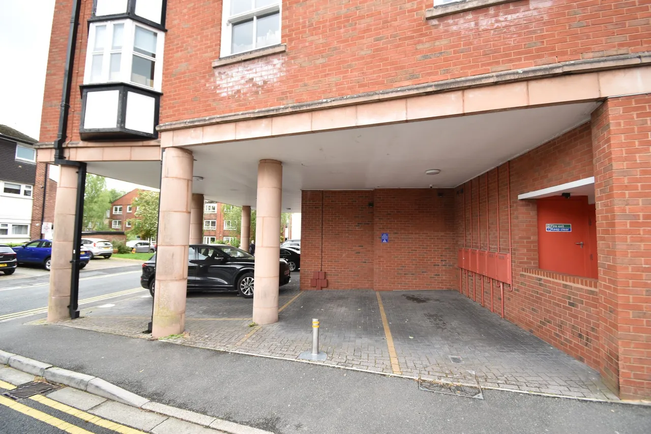 Library Place, Alderley Edge, photo 11