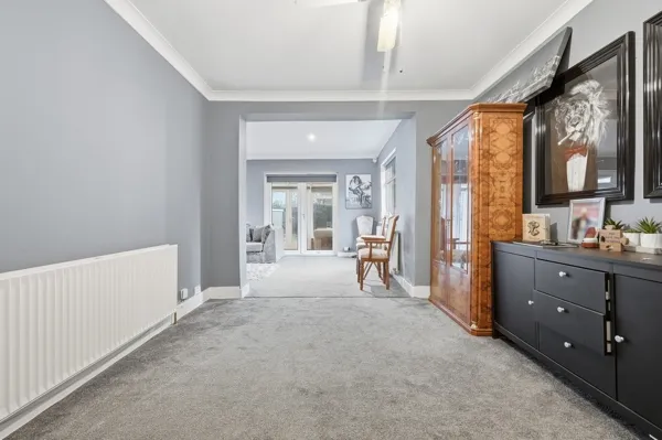 Spring Gardens, Romford, RM7 9LR, photo 8