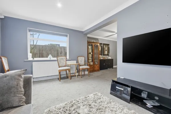 Spring Gardens, Romford, RM7 9LR, photo 5