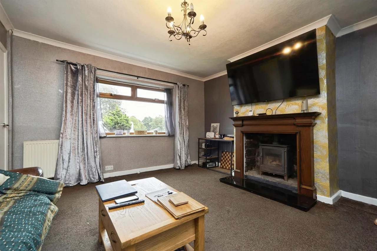 Salmon Crescent, Horsforth, LS18, photo 2