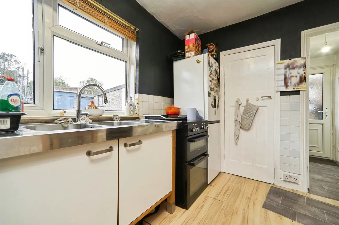 Salmon Crescent, Horsforth, LS18, photo 6