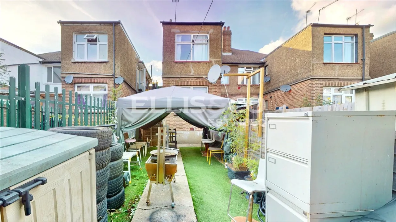 Barnhill Road, Wembley, HA9, photo 2