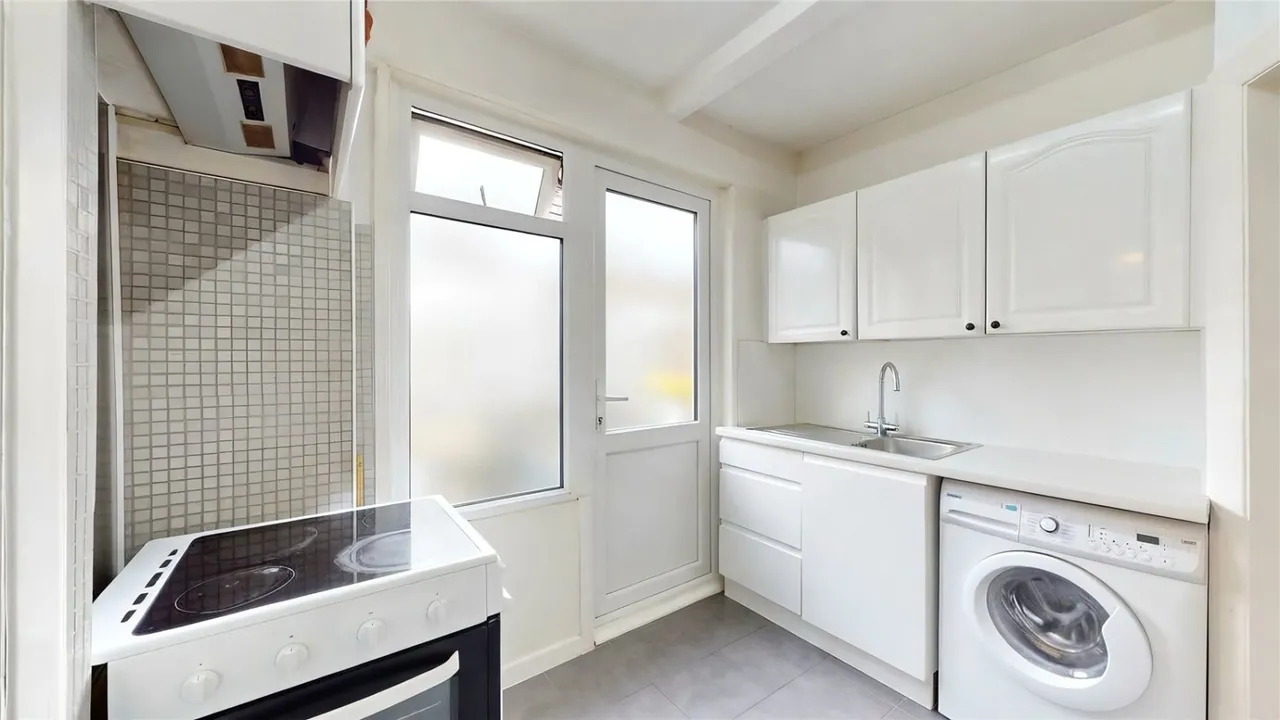 Barnhill Road, Wembley, HA9, photo 5