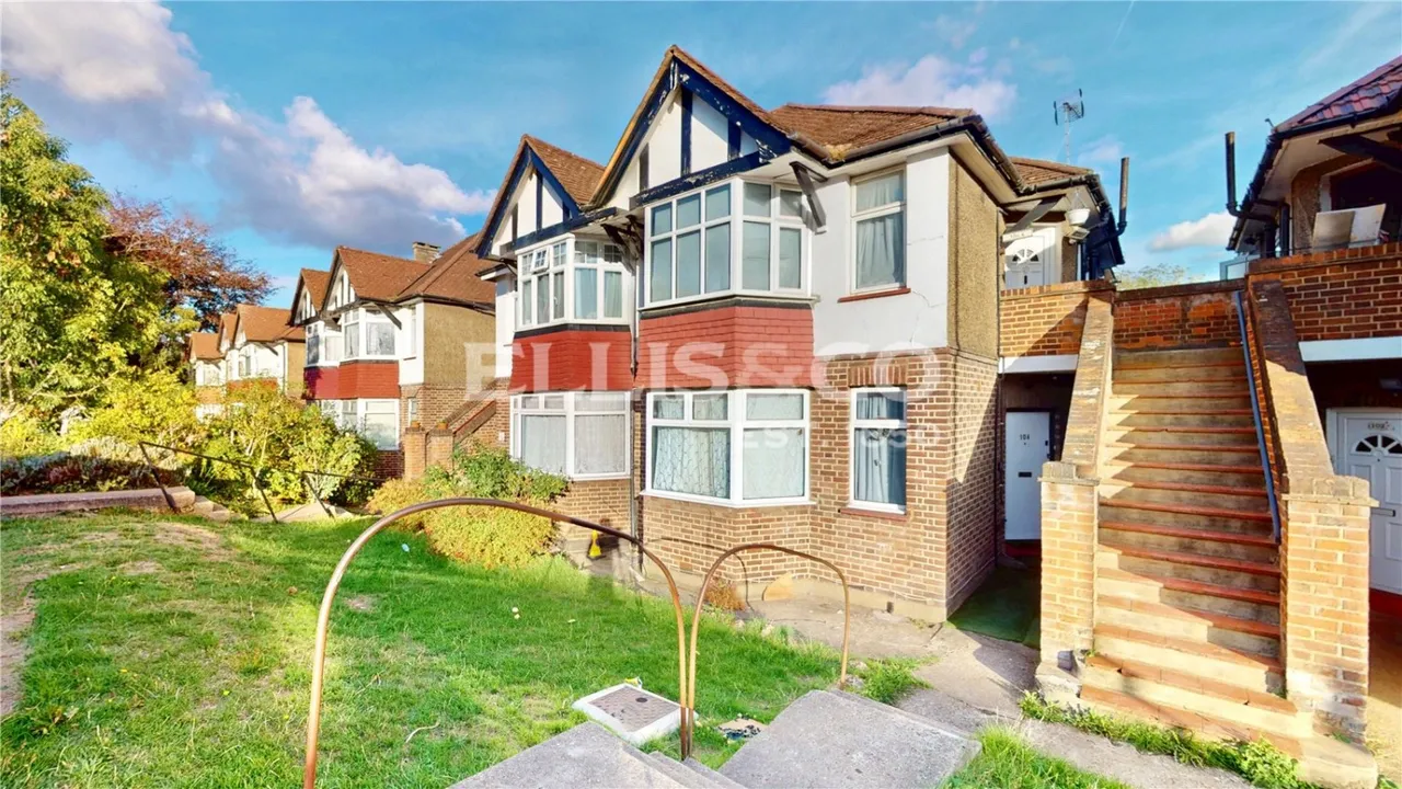 2 bed flat for sale, Barnhill Road, Wembley, HA9