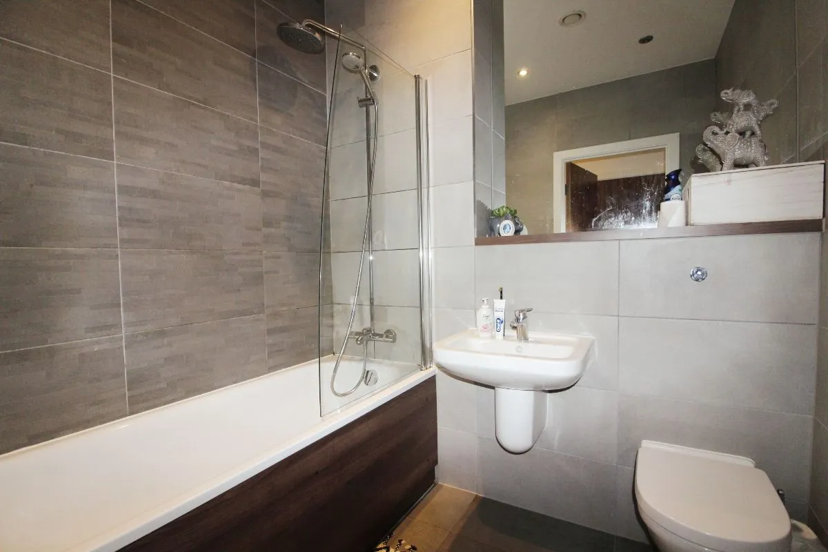 Ordsall Lane, Salford, Lancashire, M5 4XT, photo 11