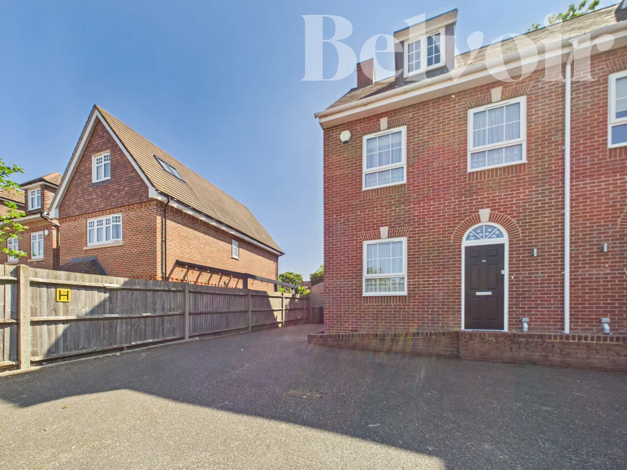 3 bed house for sale — Edison Place Winchester Road, Basingstoke, RG21