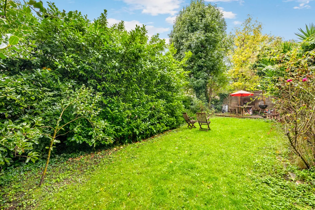 Bernard Gardens, London, SW19, photo 6