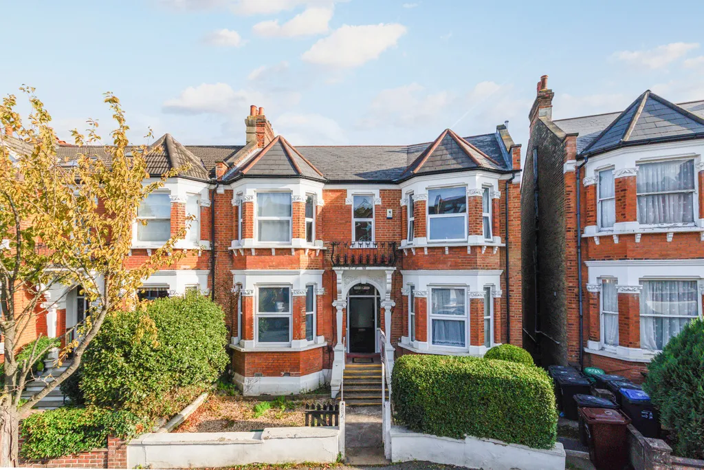 Bernard Gardens, London, SW19, photo 7