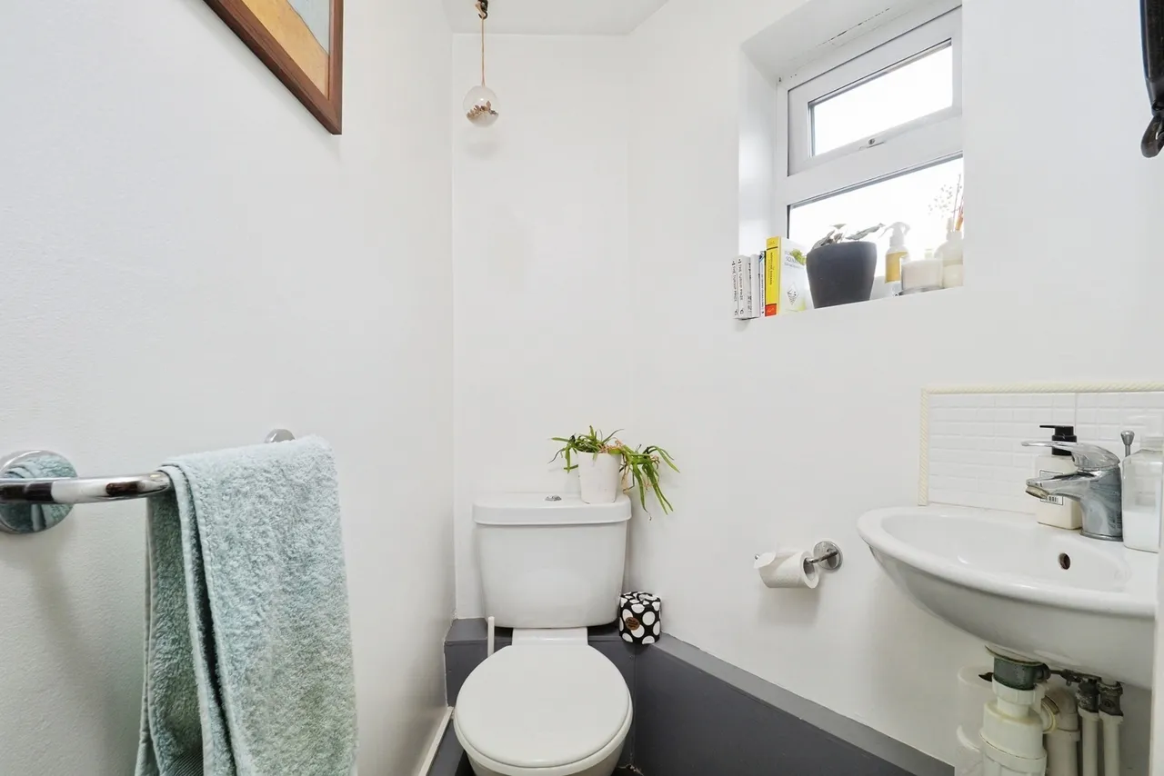 Sunnyside Road, Chilwell, Nottinghamshire, NG9, photo 9