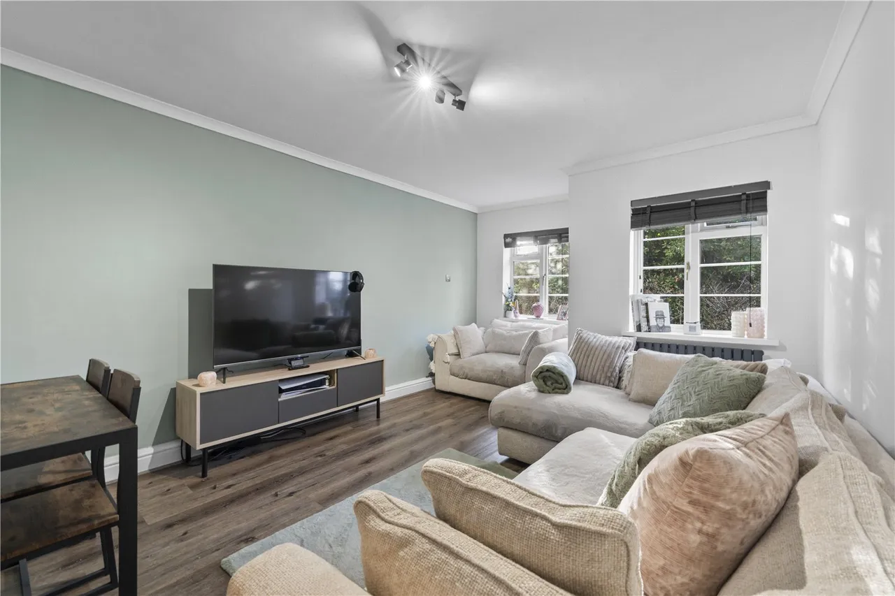 Arlington Lodge, Monument Hill, Weybridge, KT13 8RD, photo 2