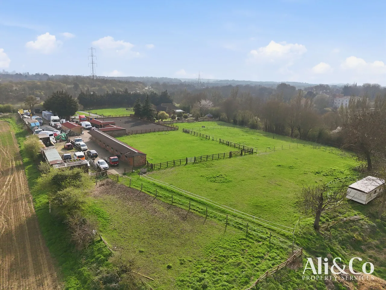 North Stifford, Essex, RM16 3NP, photo 3