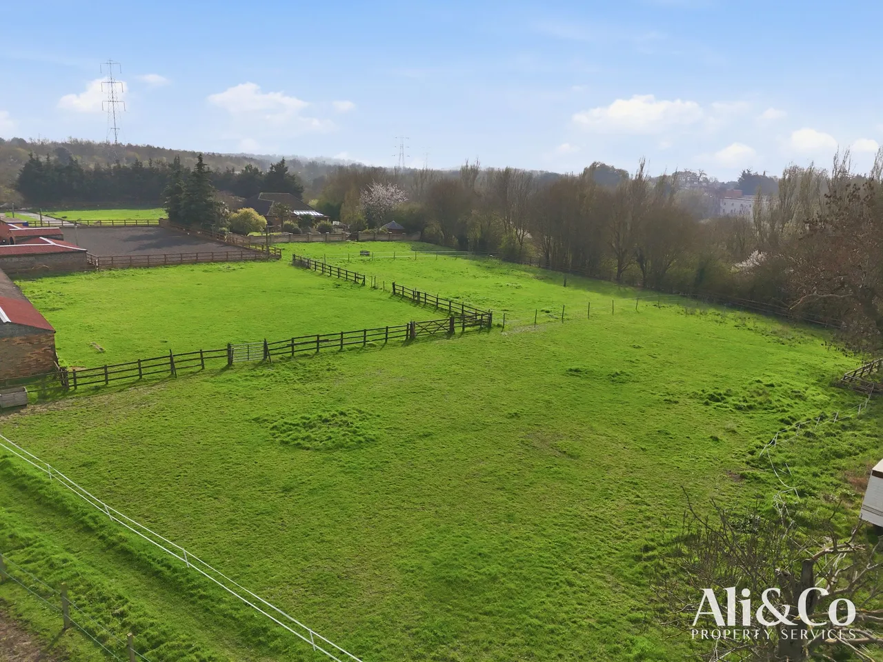 North Stifford, Essex, RM16 3NP, photo 4