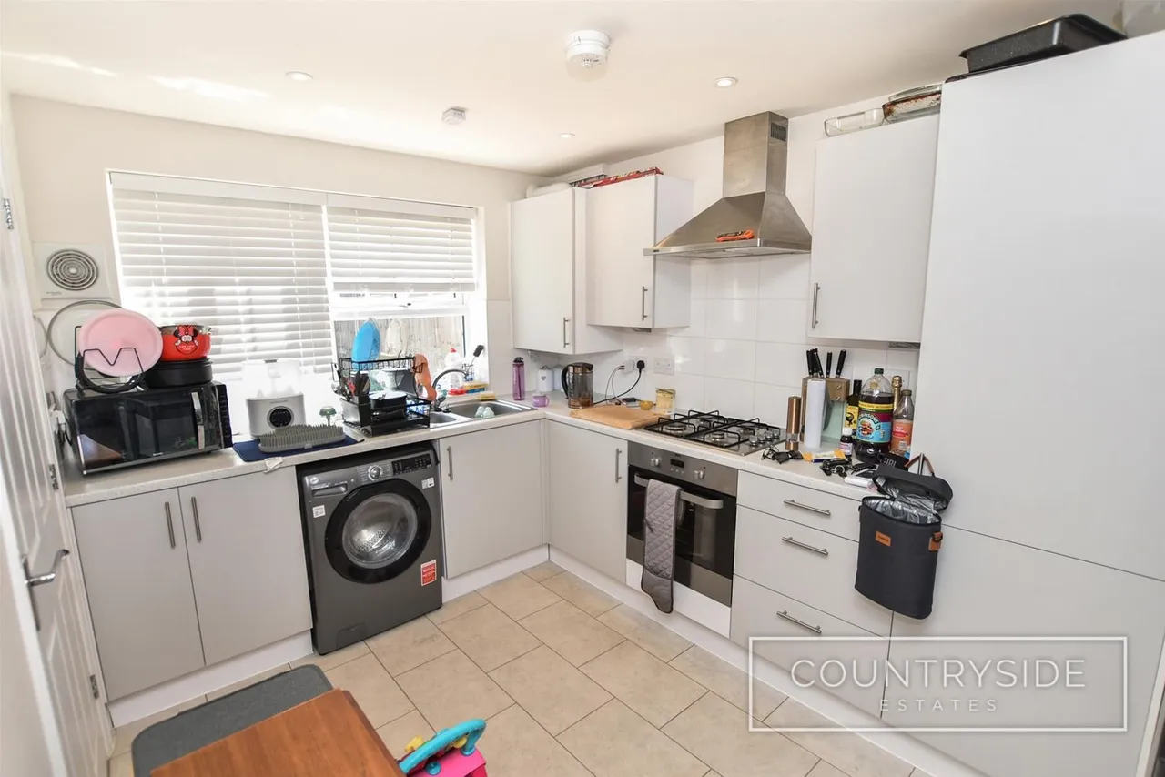 Lowlands Road, Hullbridge, Hockley, photo 3