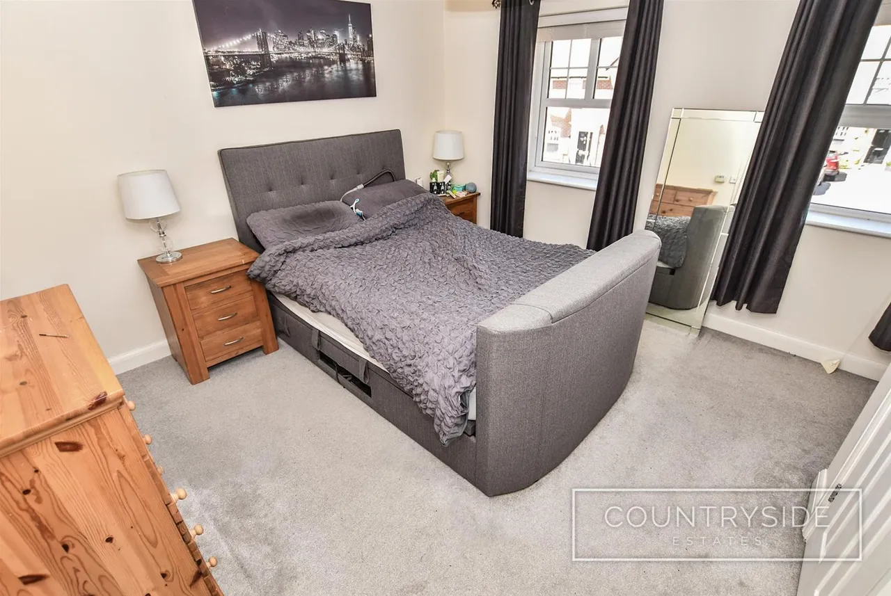 Lowlands Road, Hullbridge, Hockley, photo 8