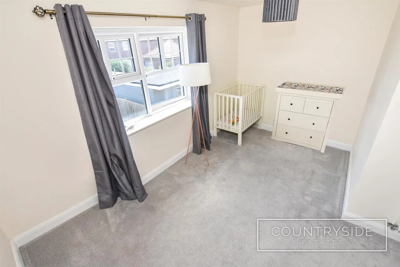 Lowlands Road, Hullbridge, Hockley, photo 9