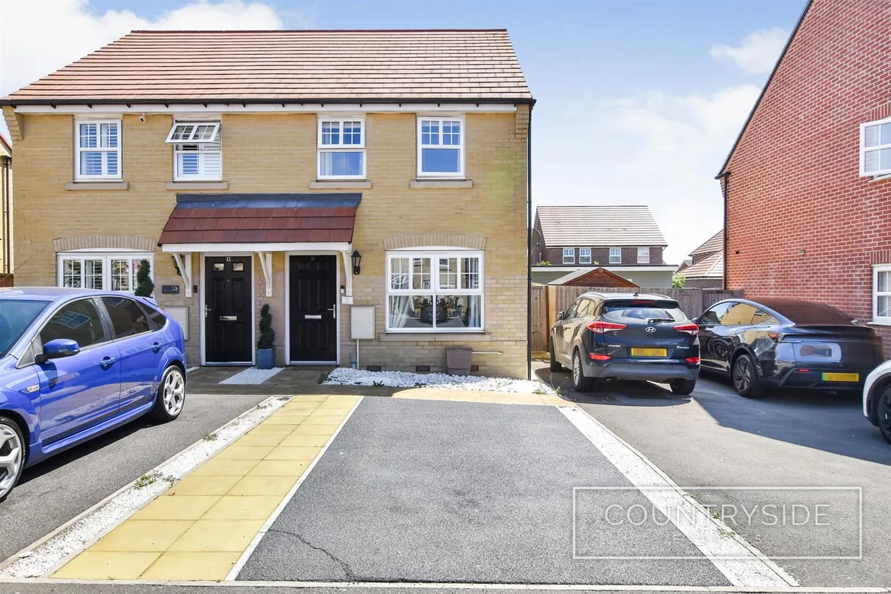 Lowlands Road, Hullbridge, Hockley, photo 12