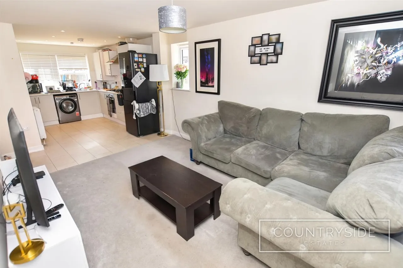 Lowlands Road, Hullbridge, Hockley, photo 5